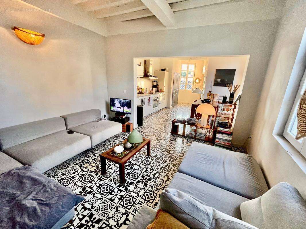 Centre d'Uzès, beau duplex rénové et climatisé - photo 13