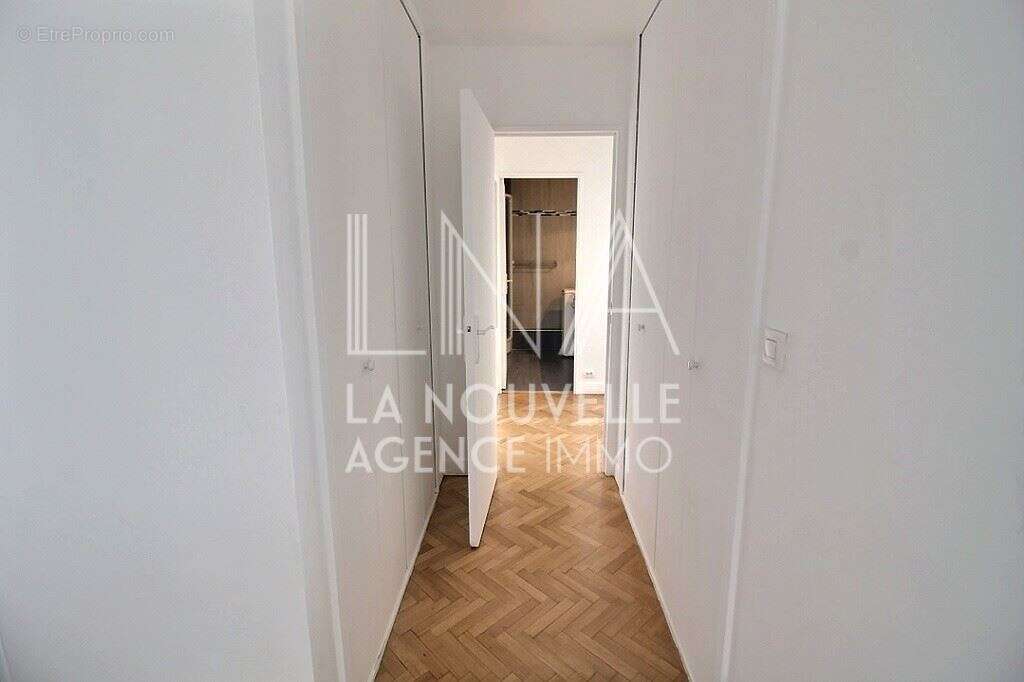 Appartement à LES LILAS