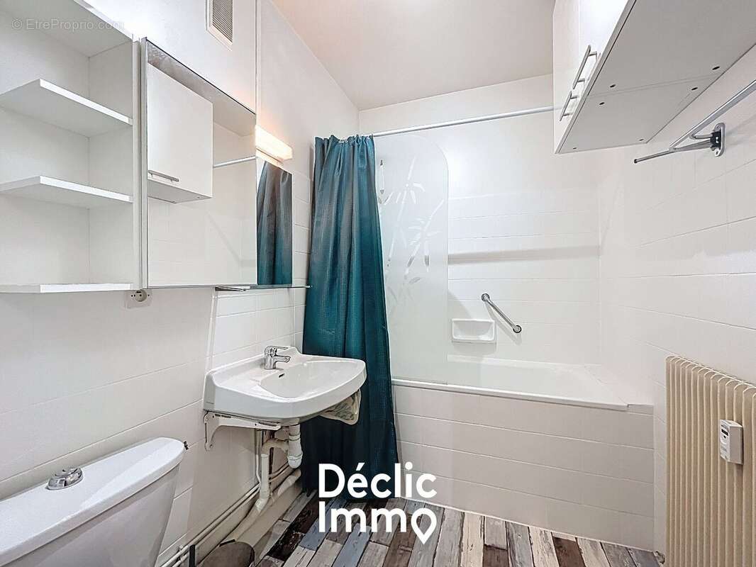 Appartement à GREOLIERES