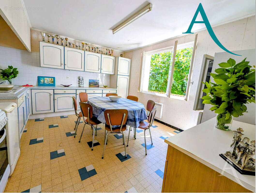 MAISON T4 124 M2 avec T2 , Garage, dépendances,1500m² de terrain. - photo 6