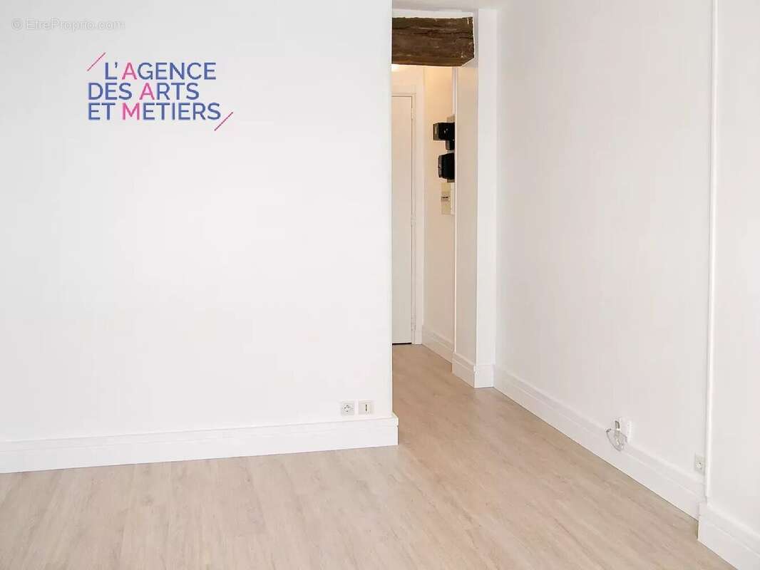 Appartement à PARIS-3E