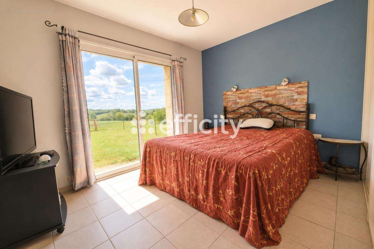 Maison 155 m² à Monbahus  - photo 5