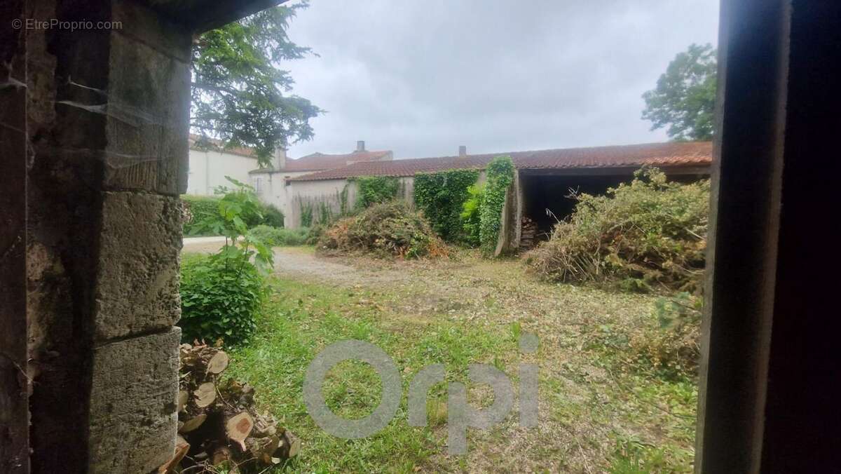 Maison à CROIX-CHAPEAU