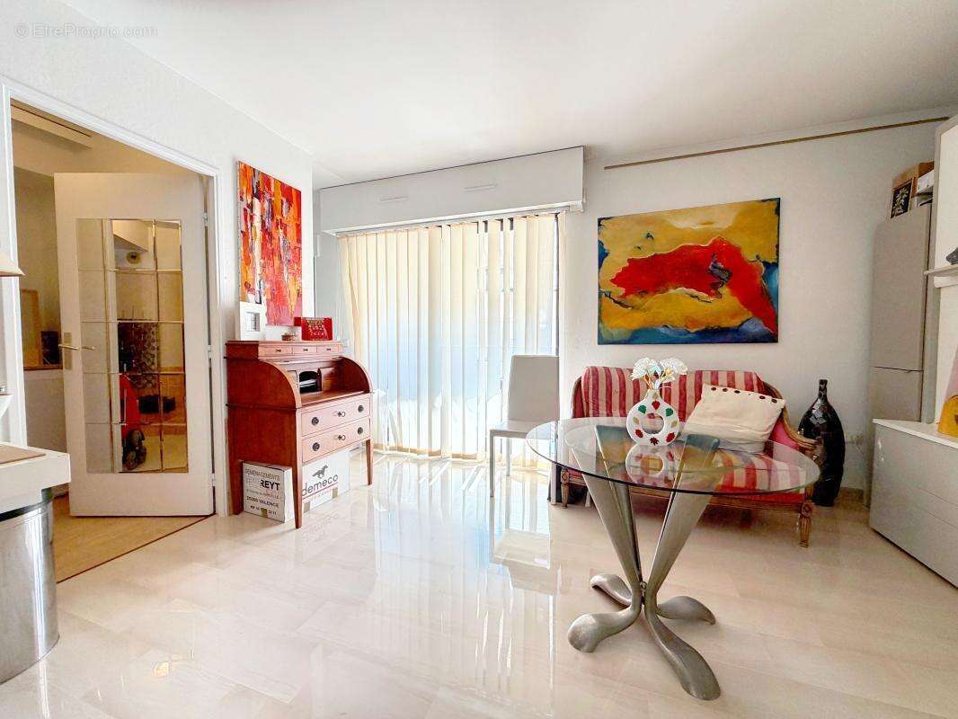  Cannes Banane — studio 33 m², balcon, résidence seniors - photo 9