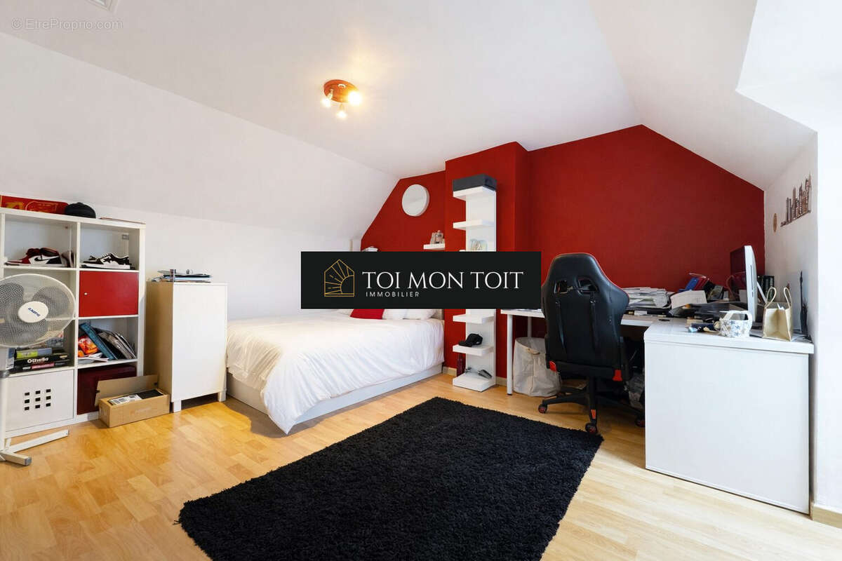 Maison à LA CHAPELLE-EN-SERVAL