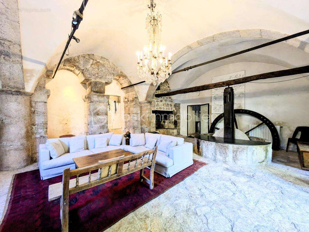 Maison à ENTRECASTEAUX