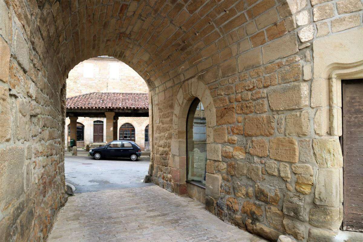 Maison à LACAPELLE-MARIVAL