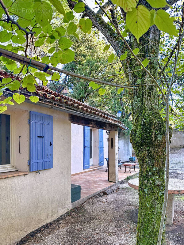 Maison à VAUVENARGUES