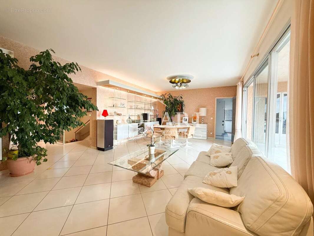 Maison à MANDELIEU-LA-NAPOULE