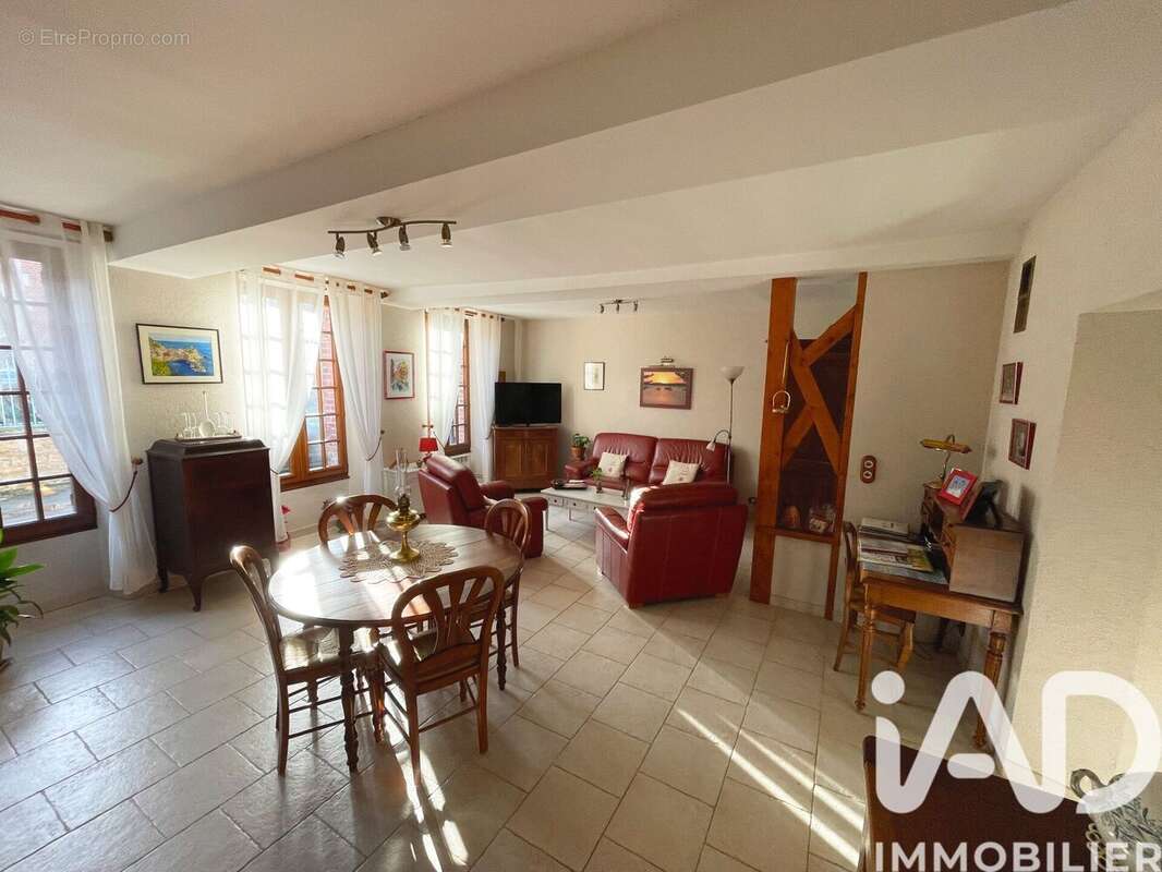 Photo 2 - Maison à VILLEBLEVIN