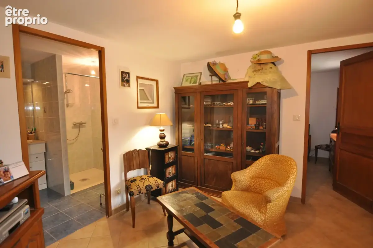 Propriété de 320 m² habitables, 7 chambres, terrain de 2,6 ha - photo 7