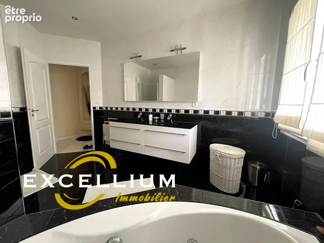 Maison Rochetaillée Sur Saone 200 m2 sur 1200m2 de terrain - photo 7