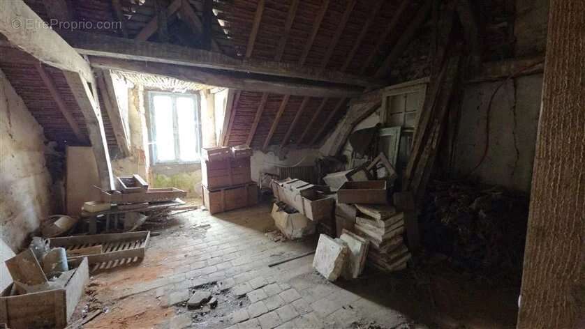 Appartement à MAGNAC-LAVAL