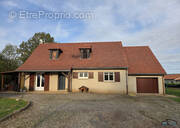 Maison à LIVINHAC-LE-HAUT