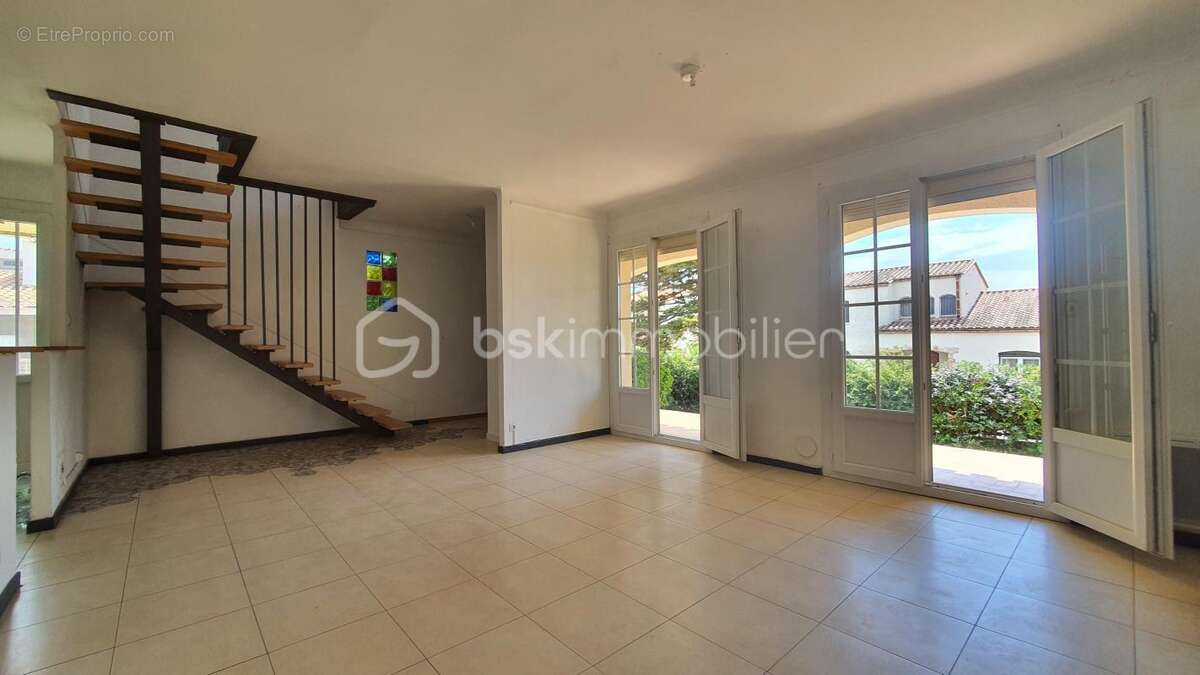 Maison 103 m² – 3 chambres – 2 salles d'eau – terrain 716 m² – garage - photo 11