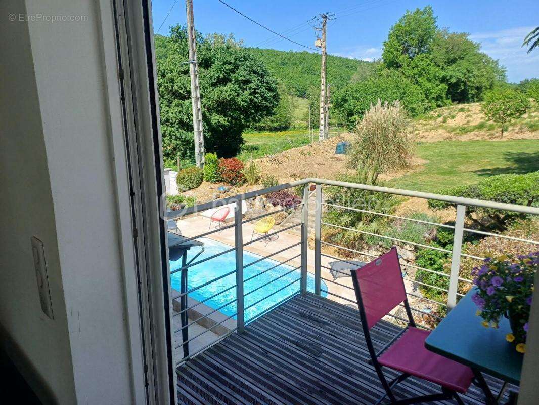 Maison à SAINTE-COLOMBE-EN-BRUILHOIS