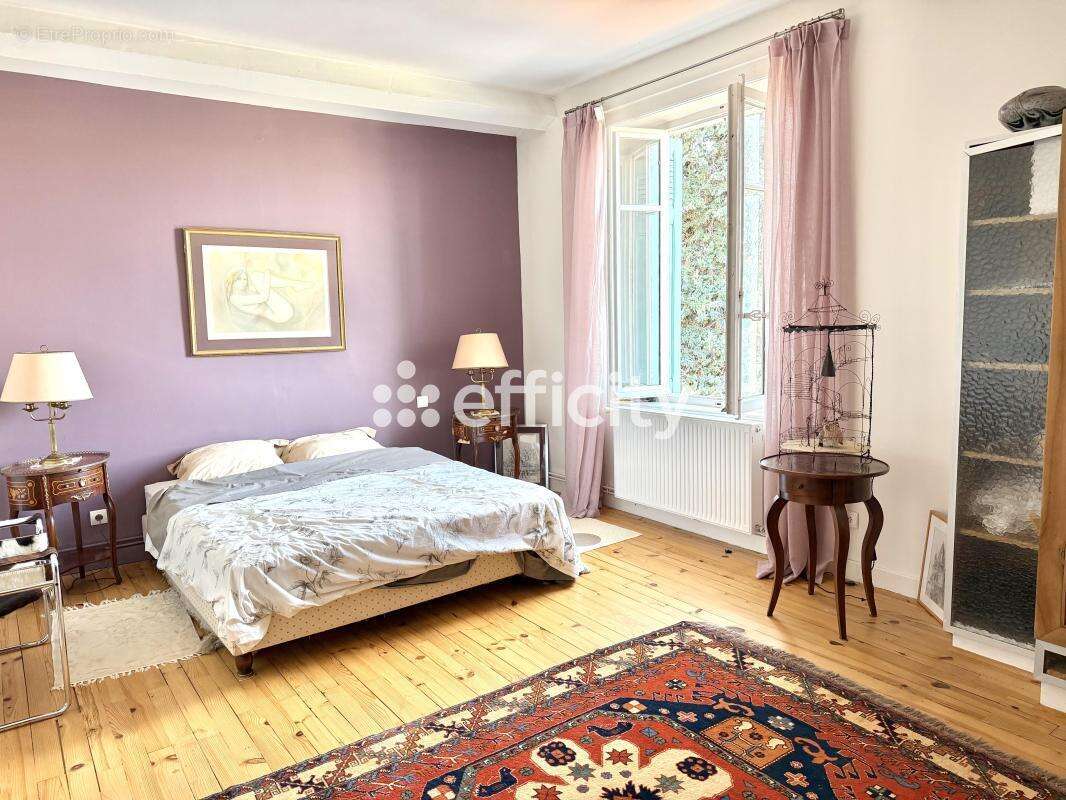 Maison à VEAUCHE