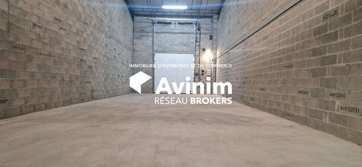 Commerce à NEUILLY-EN-THELLE