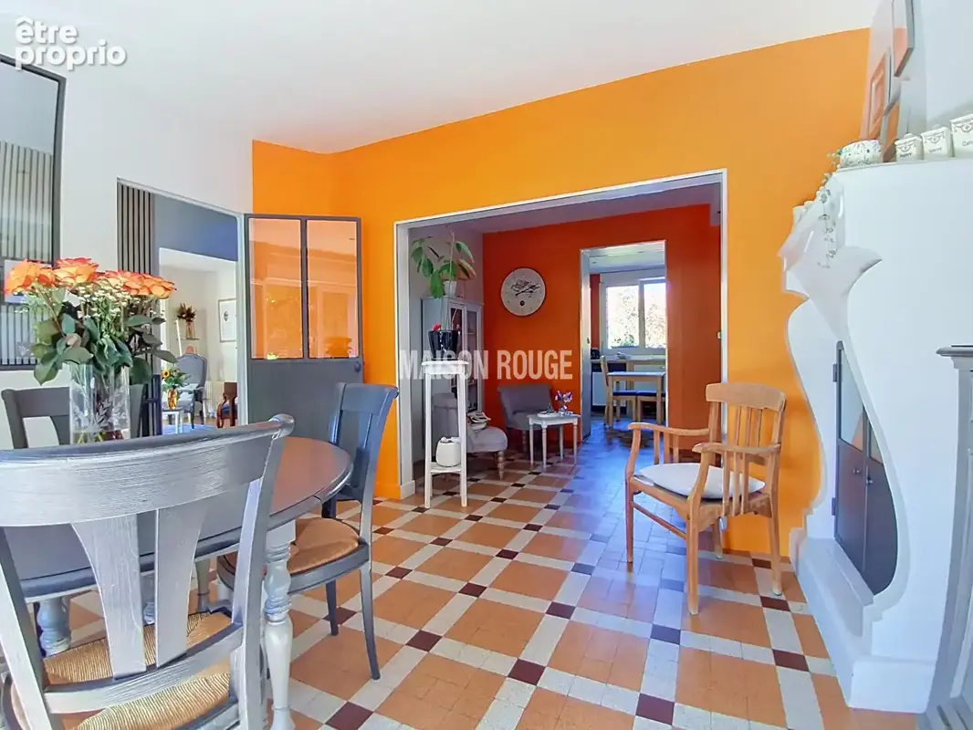 Élégante maison familiale rénovée, cinq chambres, jardin paysager - Coup de coeur assuré - LANGUEUX - photo 3