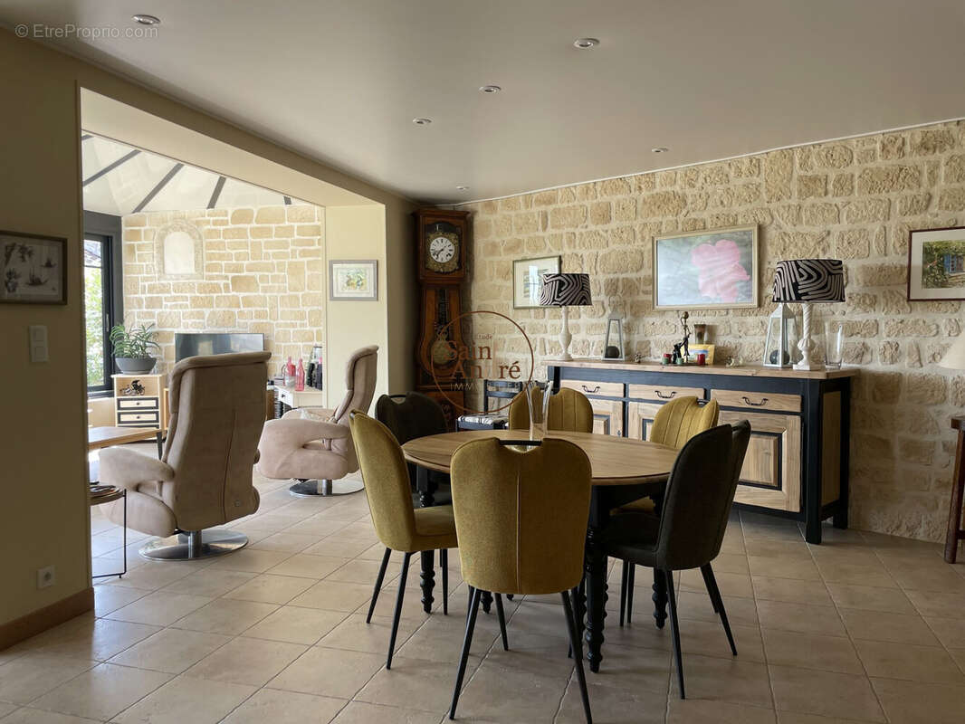 Maison à HIERSAC