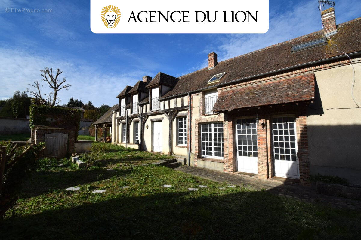 Maison à CHERISY