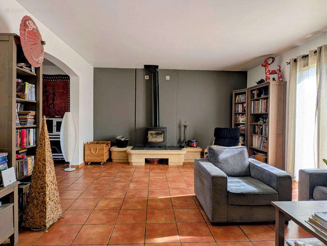 Maison de 165 m² habitables avec 4 chambres sur terrain de 1,5 hectare - photo 6