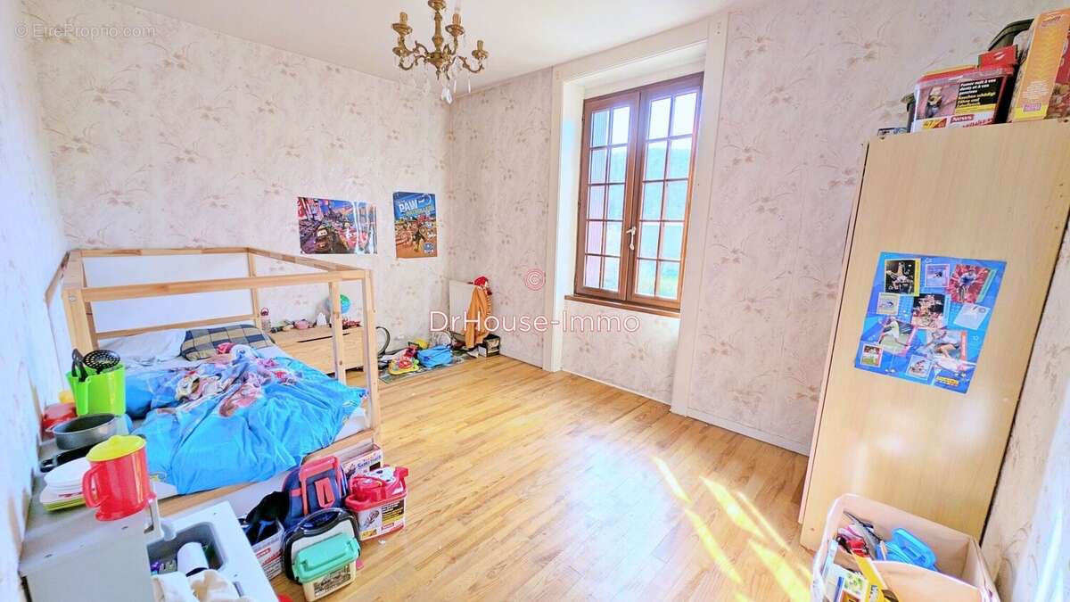 Appartement à UNIEUX