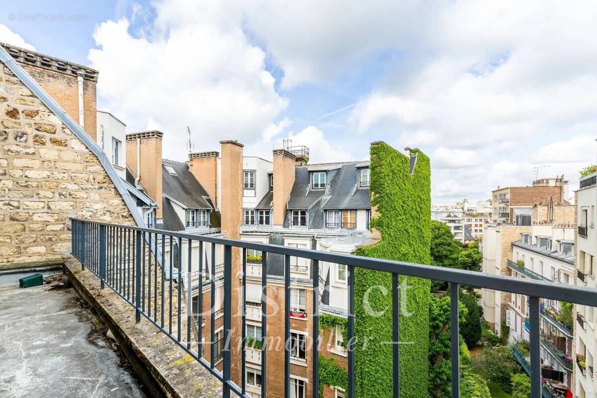 Appartement à PARIS-16E