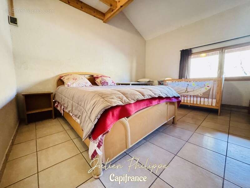 Maison à LA BATIE-MONTSALEON