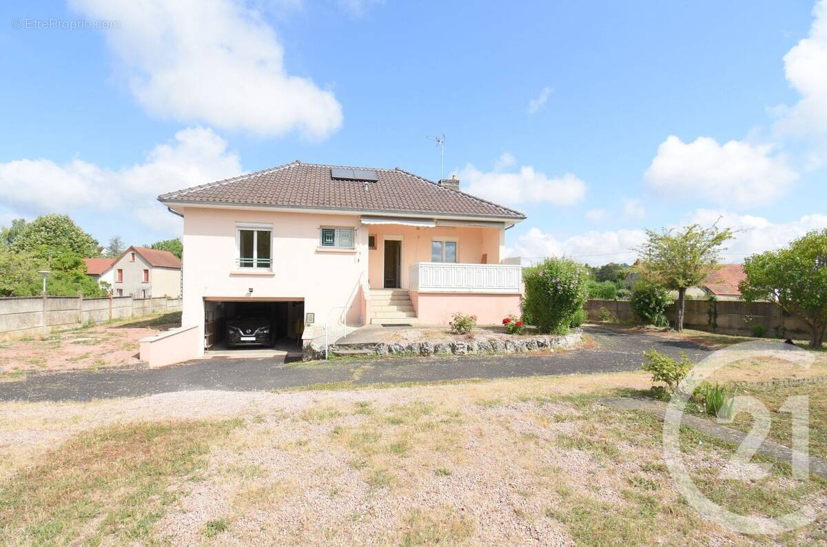 Maison à SAINT-GERMAIN-DES-FOSSES