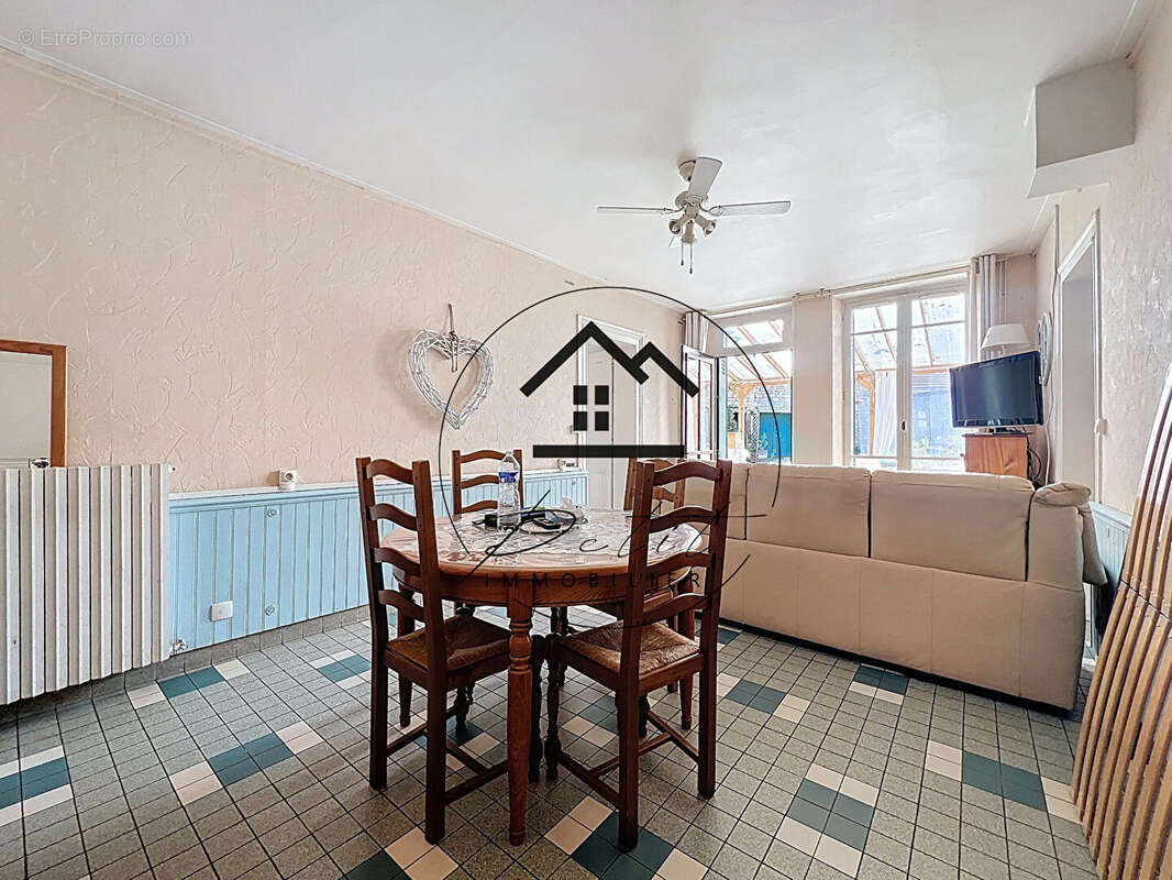 Maison à BALAGNY-SUR-THERAIN