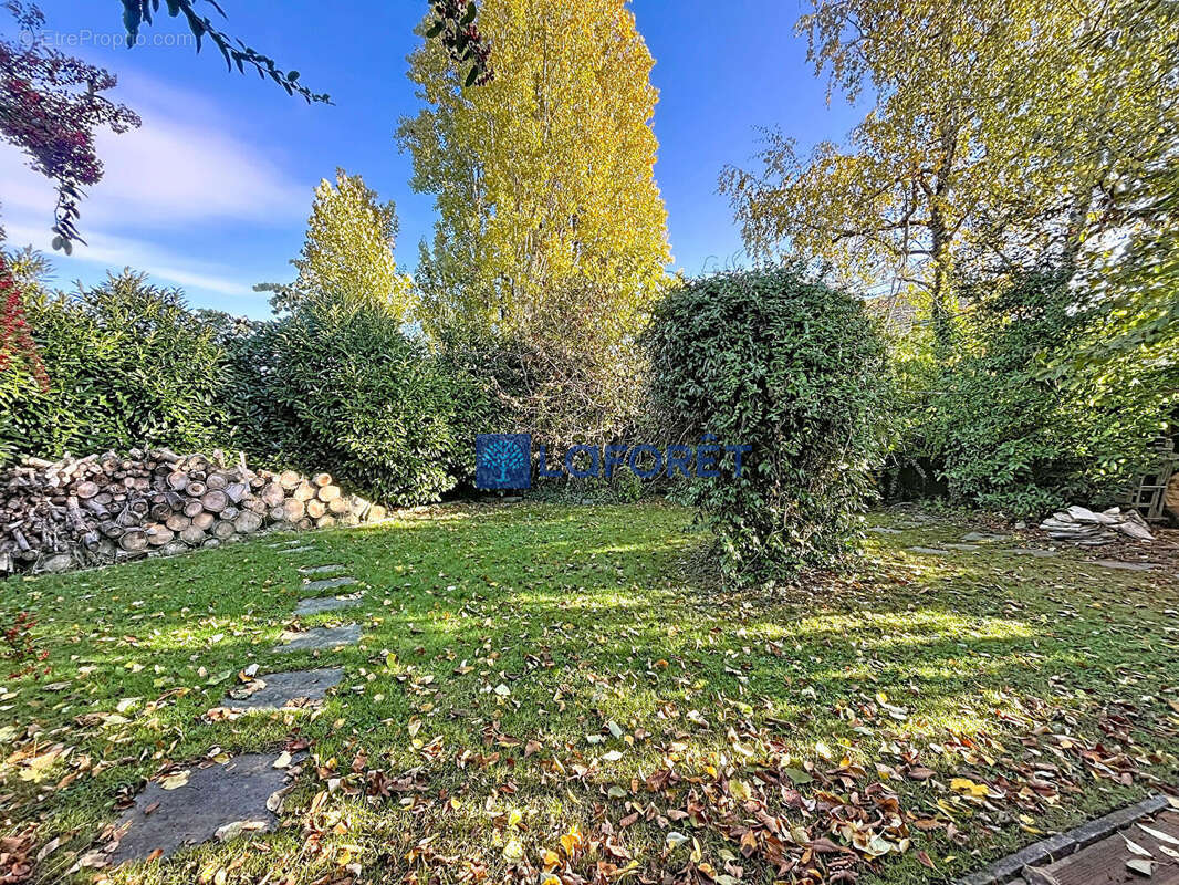 Maison à SAINT-PIERRE-DU-PERRAY