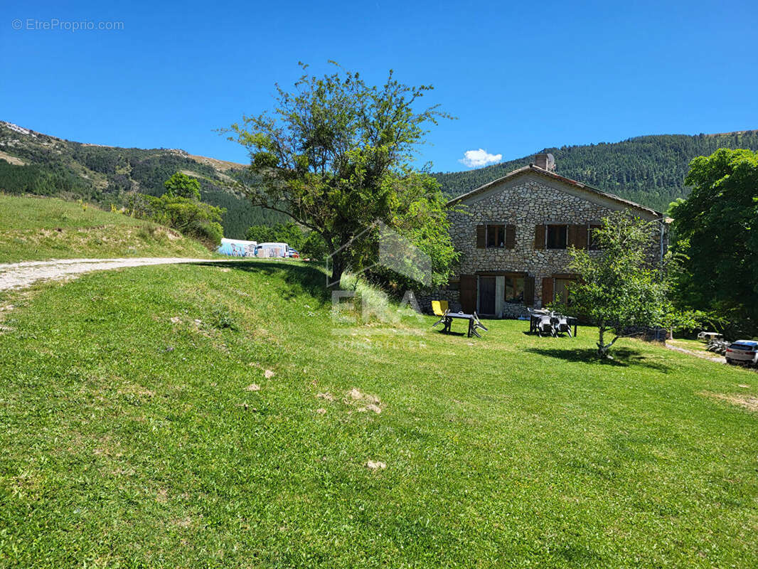 Maison 538m² à saint-geniez - photo 11
