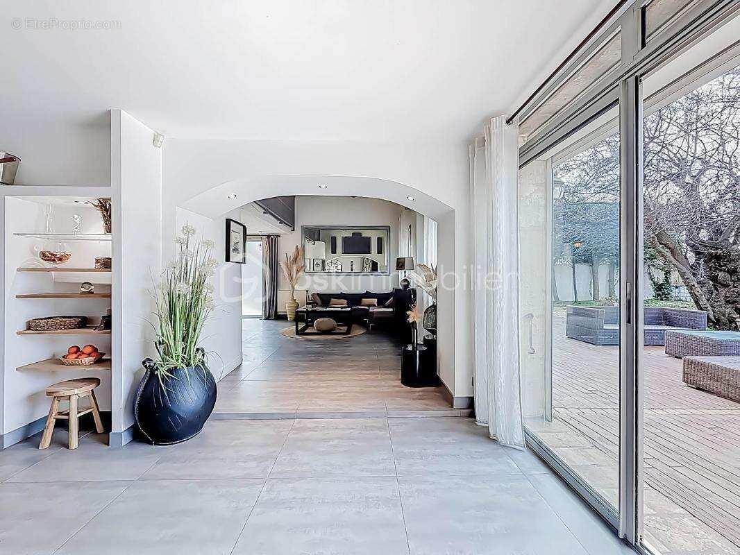 *** villa d’exception de 260 m² avec piscine – lattes (boirargues) *** - photo 9