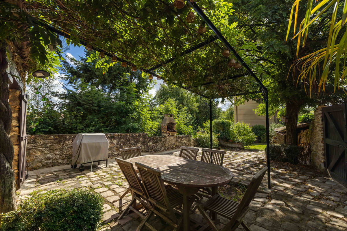 Maison à SAINT-CYR-L'ECOLE