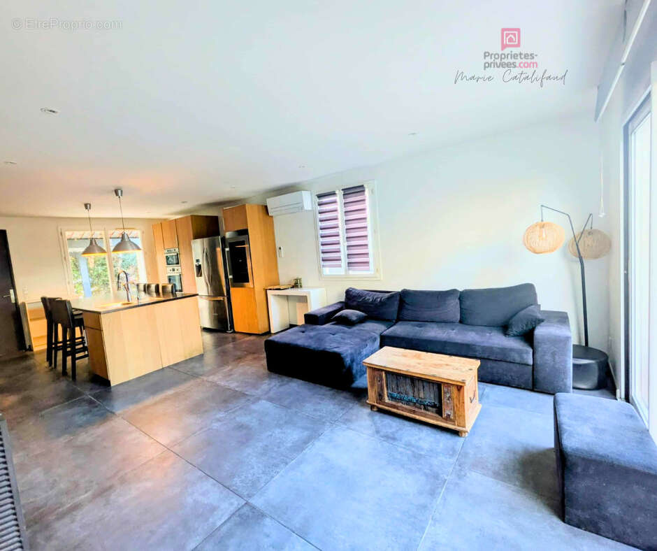 Maison à ROQUEBRUNE-SUR-ARGENS