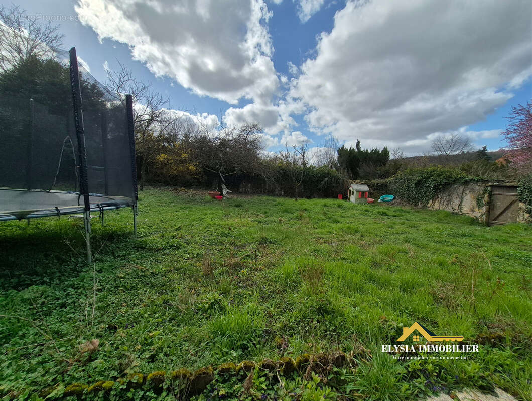 Terrain à CORNY-SUR-MOSELLE