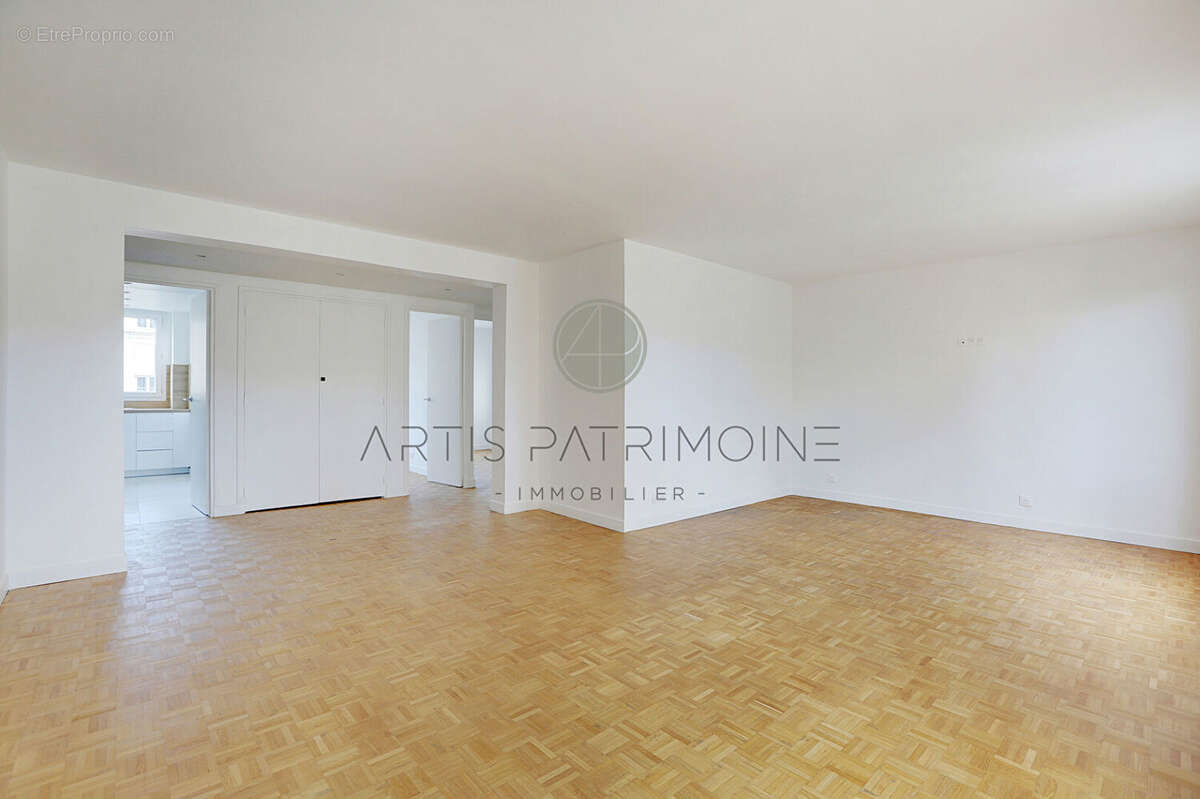 Appartement à PARIS-15E