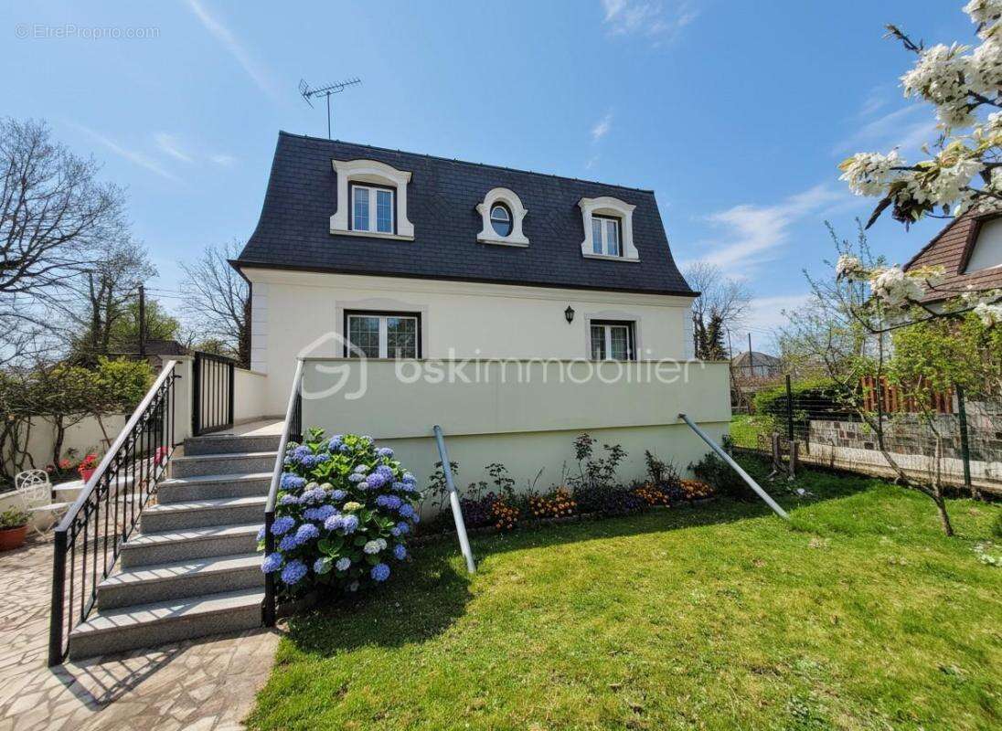 Maison à LE PLESSIS-TREVISE
