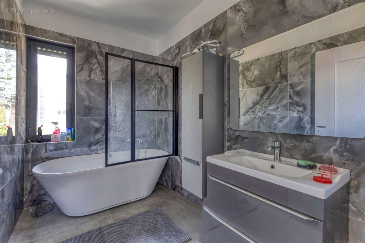 Maison à LE PONT-DE-CLAIX