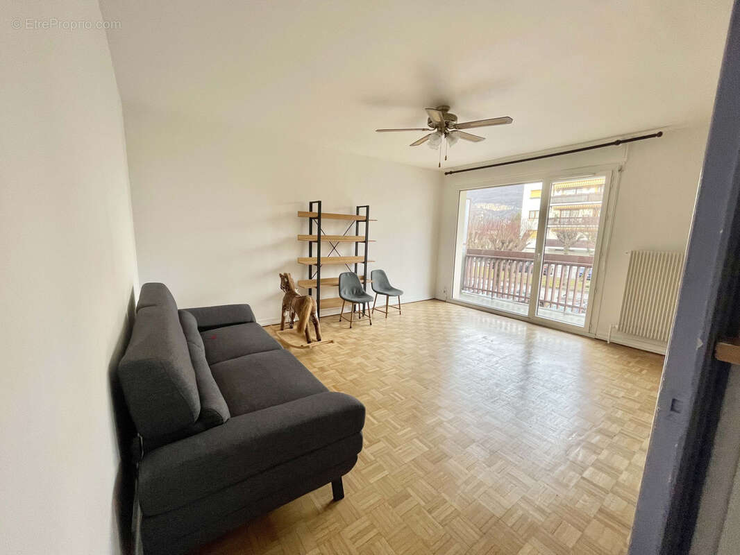 Appartement à BASSENS