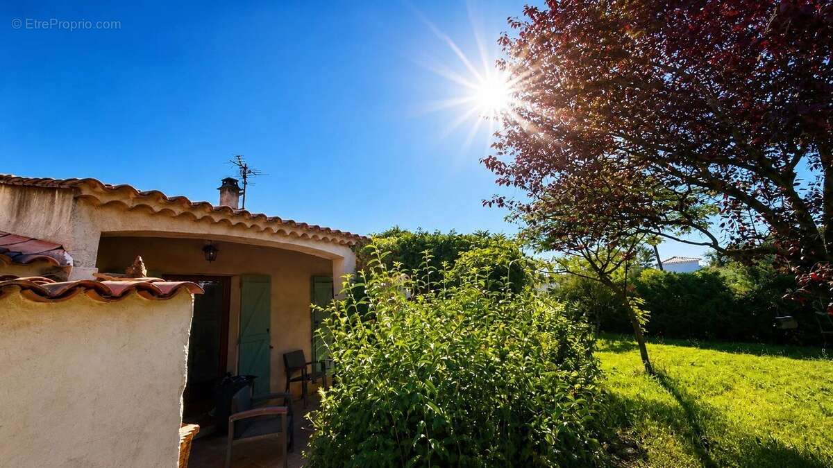 Maison à POURRIERES
