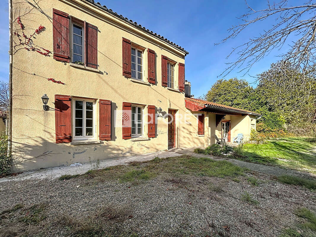 Maison à SAINT-PORQUIER
