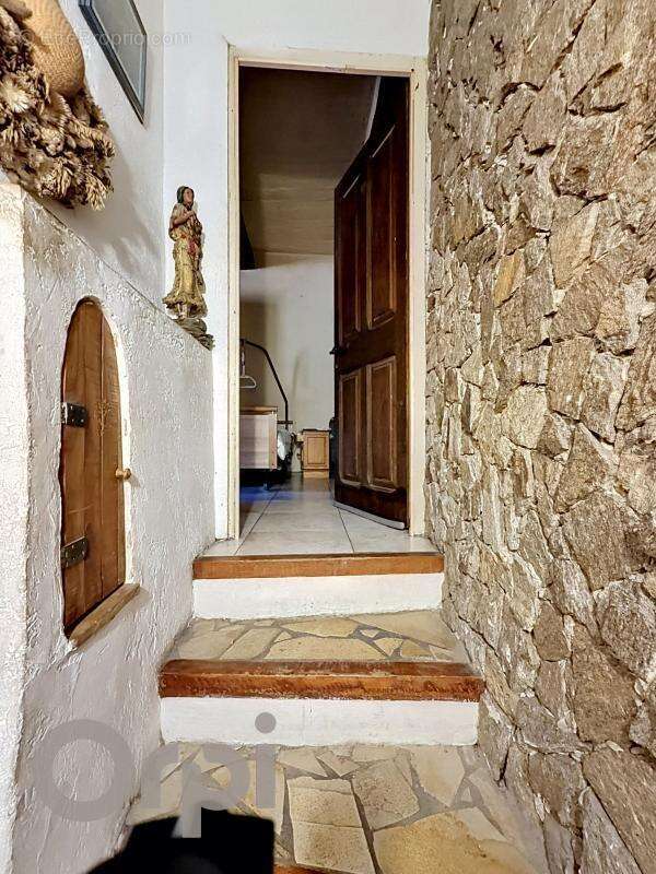 Maison à LE MUY
