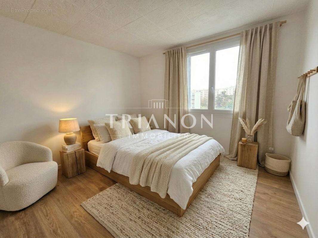 Appartement à LES CLAYES-SOUS-BOIS