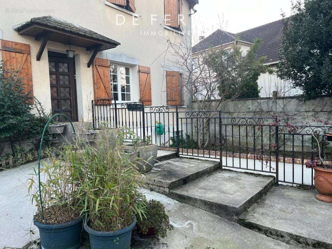 Maison à NEUILLY-PLAISANCE