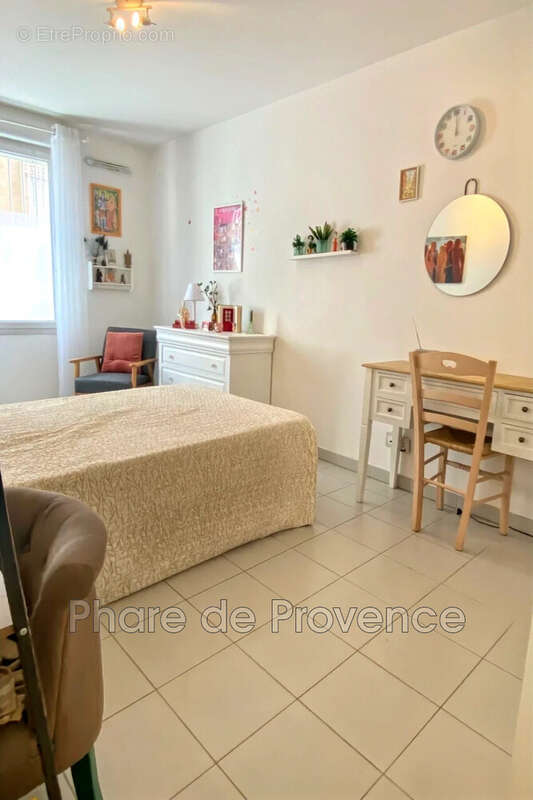 Appartement à MARSEILLE-4E