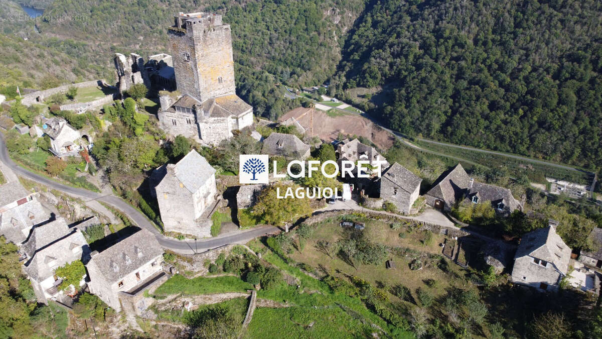 Maison à LACROIX-BARREZ