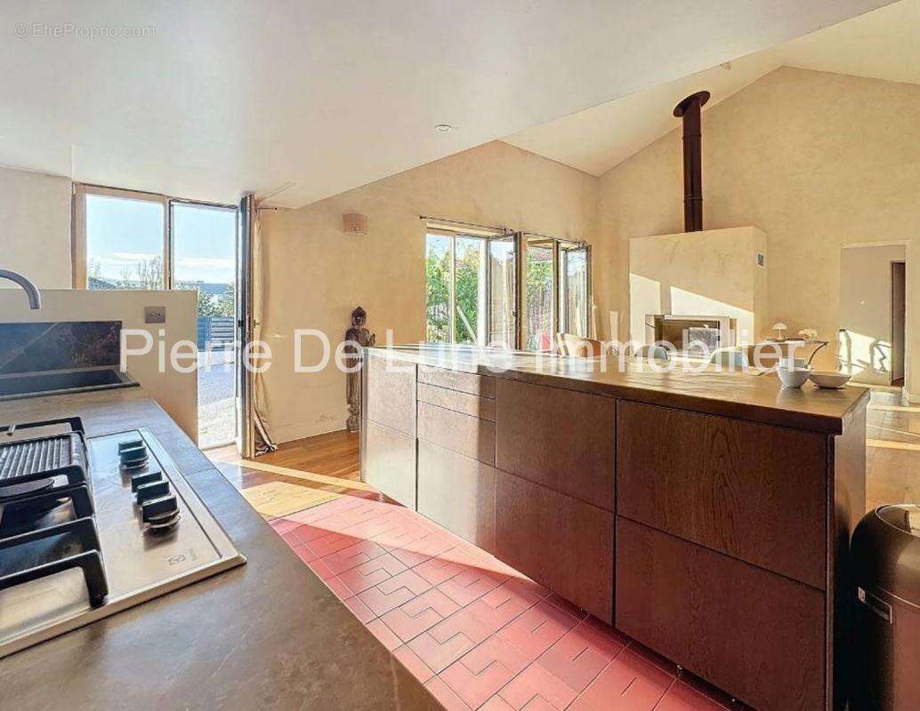 Maison à NEUVILLE-SUR-SAONE