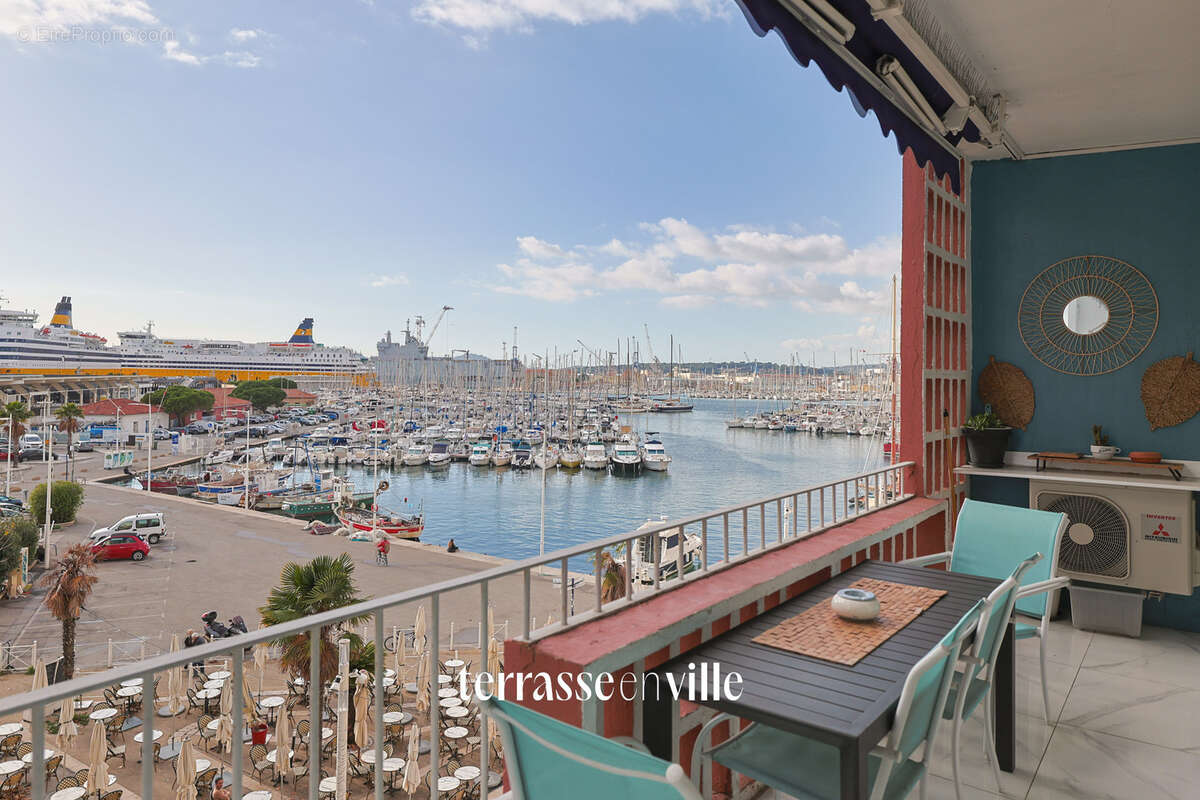 Port de toulon - t3 vue mer - 86 m2- terrasse - 425 000€ - photo 2